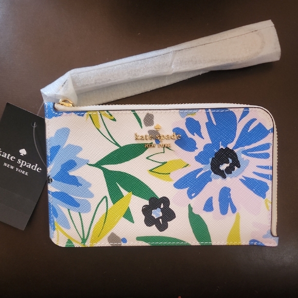kate spade Handbags - Kate Spade Floral Wristlet Nwt